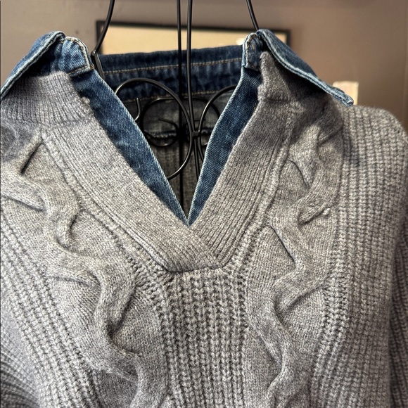 Commense Gray V-Neck Cable Knit Sweater - Picture 8 of 8